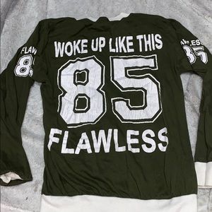 Graphic Tee Cropped Long sleeve